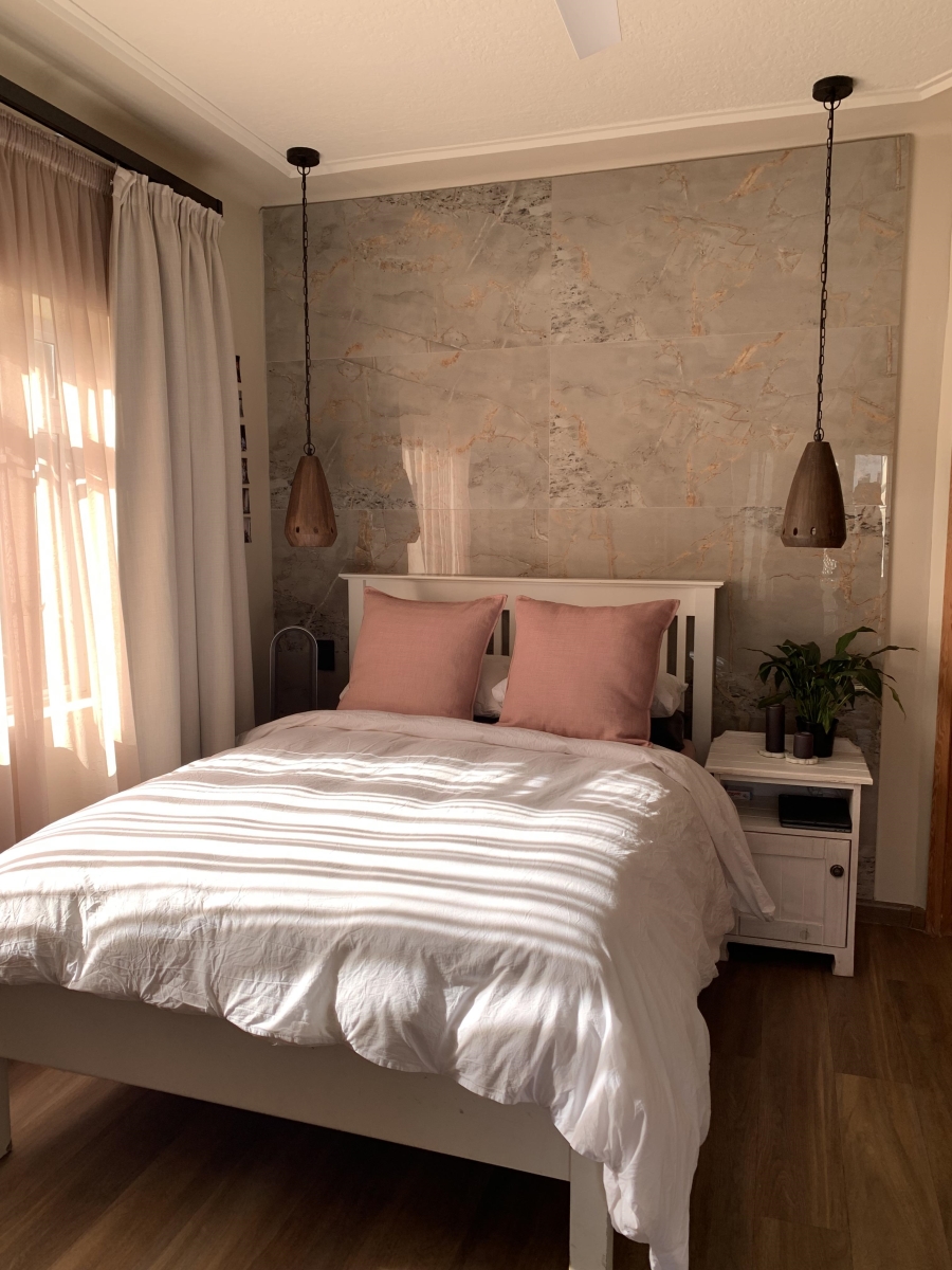 To Let 3 Bedroom Property for Rent in Sea Point Western Cape